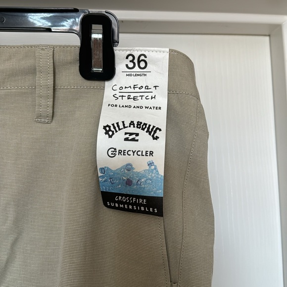 Men’s Billabong Shorts - Picture 2 of 8